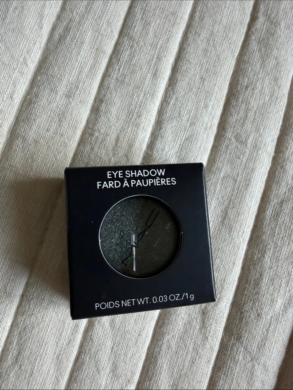 MAC Cosmetics Single Eyeshadow — private jet glitter